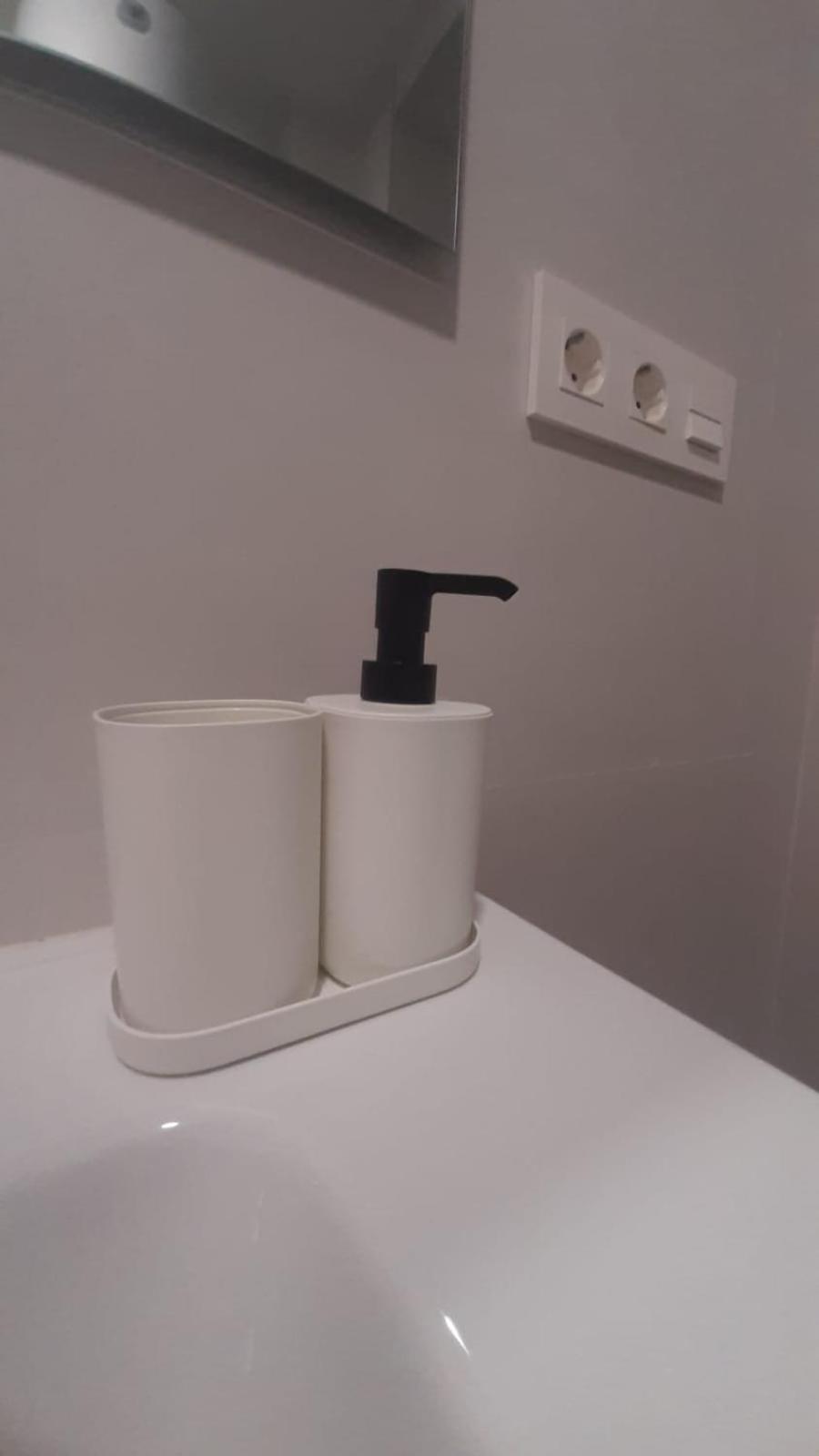 Centro- Piso Reformado, Exterior, Wifi, A 1 Minuto De Puerta Purchena Apartment Almería