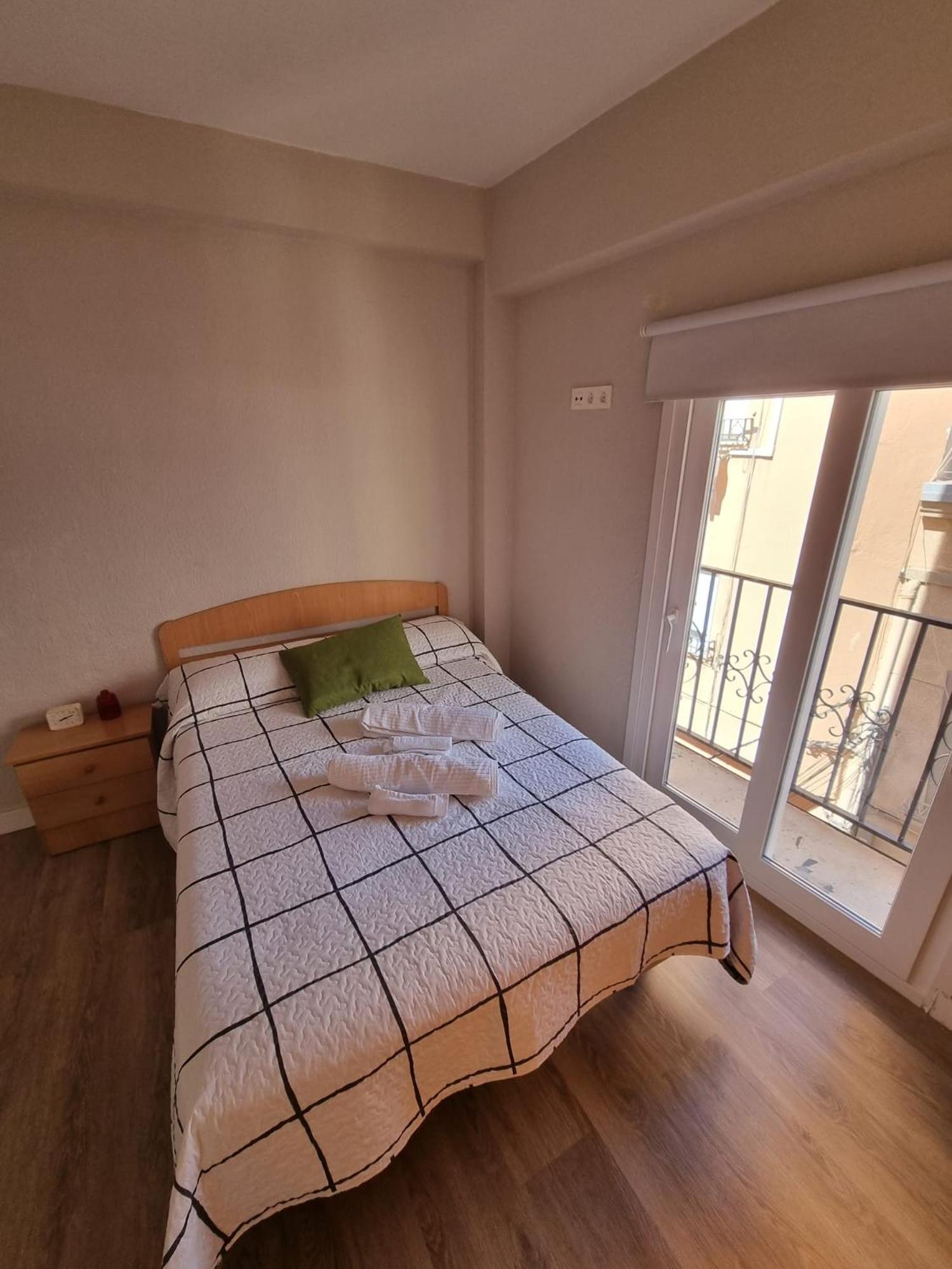 Centro- Piso Reformado, Exterior, Wifi, A 1 Minuto De Puerta Purchena